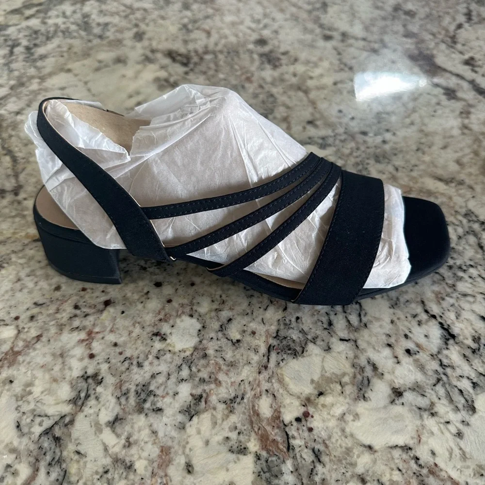 Life Stride Black Strappy Sandals, low Heels - Picture 2 of 5